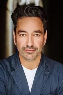 Alex Papps como: Vinnie Cerantonio