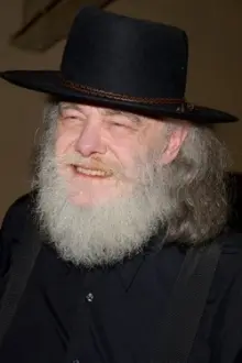 Garth Hudson como: Self (archive footage)