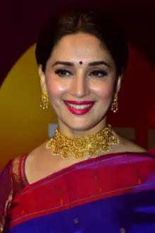 Madhuri Dixit como: Begum Para