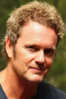 Craig McLachlan como: Lt. Walter Carey