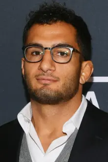 Gegard Mousasi como: Ele mesmo