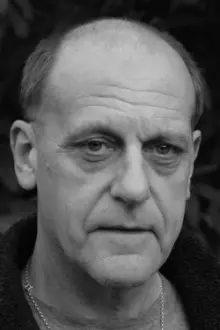 David Troughton como: Detective Sergeant Terry