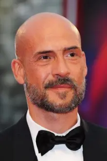 Gianmarco Tognazzi como: Gian Andrea Bertolini