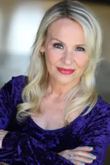 Wendee Lee como: Evil Queen / Lizzie Hearts (voice)