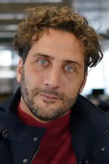 Luciano Cáceres como: Franco Bertossi