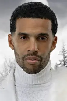 Larry B. Carter II como: Lawrence Alexander