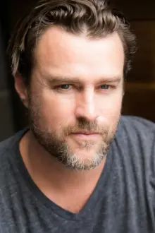 Oliver Macready como: Slick