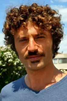 Guido Caprino como: Tommaso