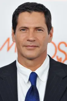 Thomas Calabro como: Detective Carter