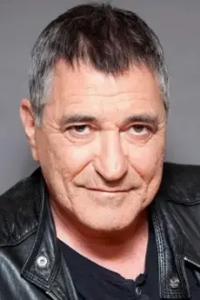 Jean-Marie Bigard como: Mario Diccara