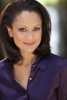 Anne-Marie Johnson como: Mrs. Vaughn