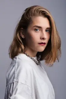 Mikaela Knapp como: Magda