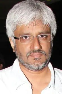 Vikram Bhatt como: Aakash Awasthi