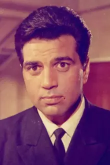 Dharmendra como: Sunil