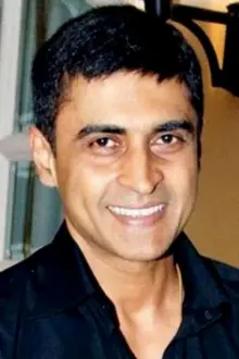 Mohnish Behl como: Ravi Lamba