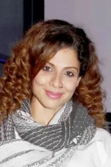 Tannaz Irani como: Mini