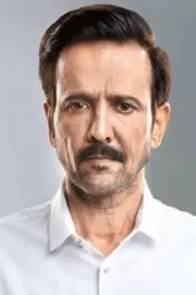 Kay Kay Menon como: Guru