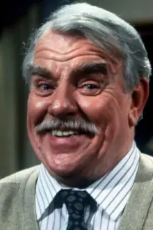 Windsor Davies como: 