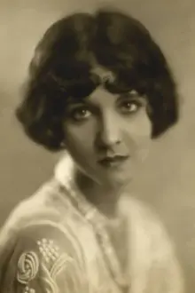 Enid Markey como: Aunt Violet Flower