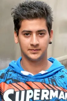 Paras Arora como: Kallu