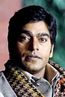 Ashutosh Rana como: Raqib Hamid Askani