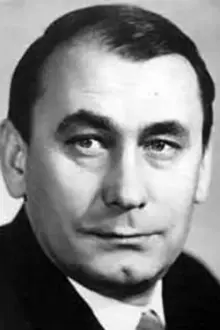 Vladimir Samoylov como: Maigret - commissioner