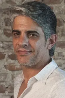 Pablo Echarri como: Santiago Díaz Herrera