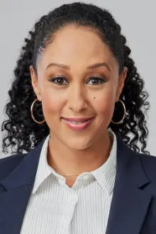 Tamera Mowry-Housley como: Hope