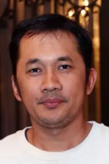 Hanung Bramantyo como: Ayah Adit (voice)