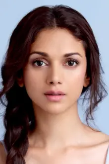 Aditi Rao Hydari como: Dahini