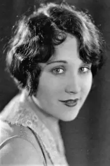 Ann Christy como: Betty Brooks