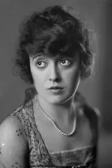 Mabel Normand como: Miss Prue, the Stenographer