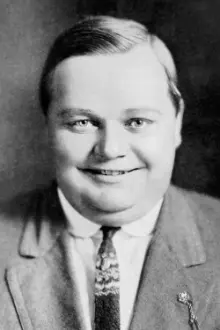 Roscoe Arbuckle como: Fatty