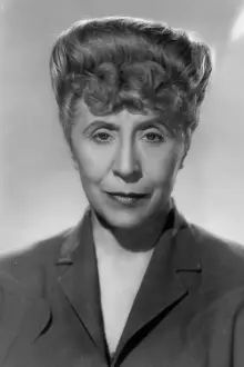 Blanche Yurka como: Julia Anderson