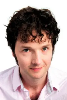 Chris Addison como: 