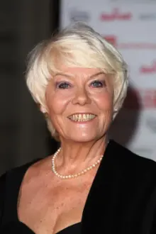 Wendy Richard como: Miss Shirley Brahms