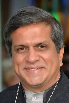 Darshan Jariwala como: Hemchander Nautiyal