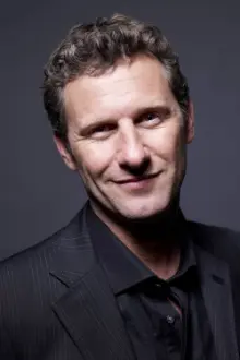 Adam Hills como: Self - Host