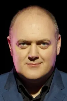 Dara Ó Briain como: Ele mesmo