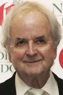 Rodney Bewes como: Albert Courtnay