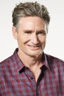 Dave Hughes como: Self - Panelist