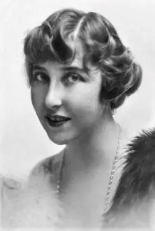 Josephine Whittell como: Bernice Bristol Flint