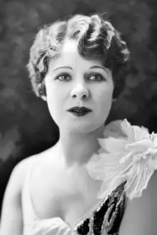 Margaret Irving como: Mrs. Gertrude 'Gert' LaRue