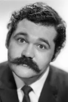 Avery Schreiber como: Nicholas Slye