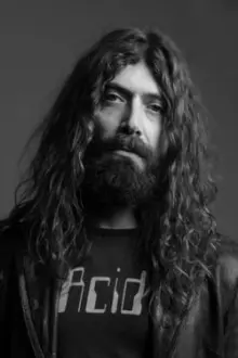 Michael Devin como: Bass/Backing Vocals