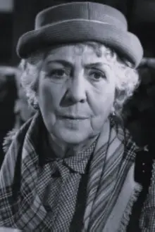 Ilka Grüning como: Madame Sidonie Ehrenthal