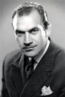 José Jaspe como: Sr. Centeno