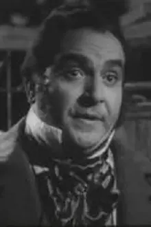 José Franco como: Señor Girard