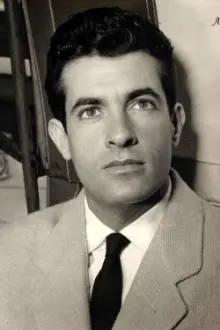 Germán Cobos como: Sucre