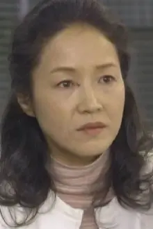 Eiko Nagashima como: Harue Hanada(花田春恵)